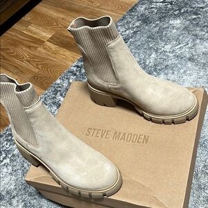 Steve Madden Women's Cream Ankle Boots